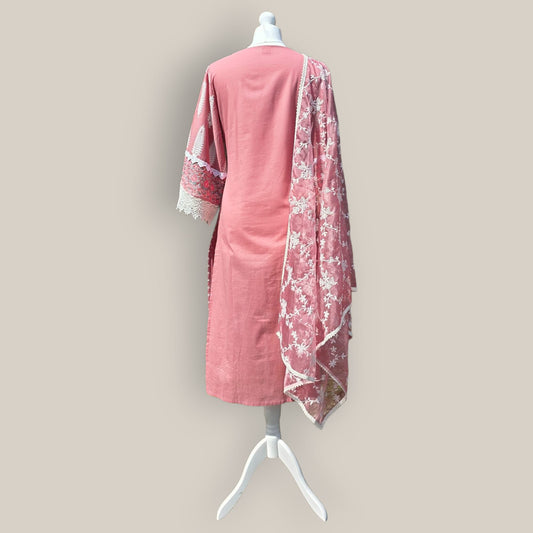 Dusty pink cotton suit with white Crochet